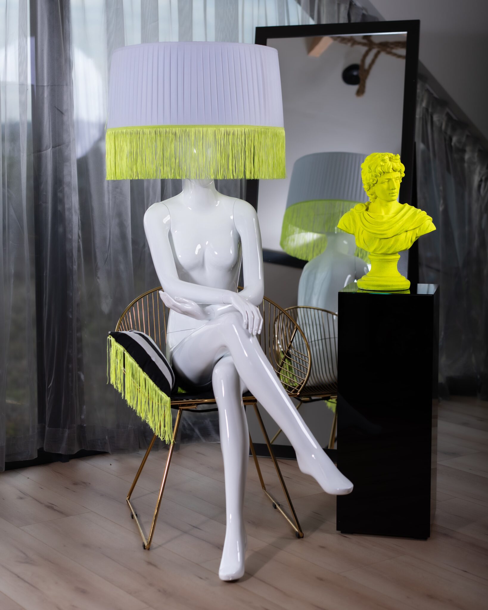 LAMPA BIAŁA POŁYSK