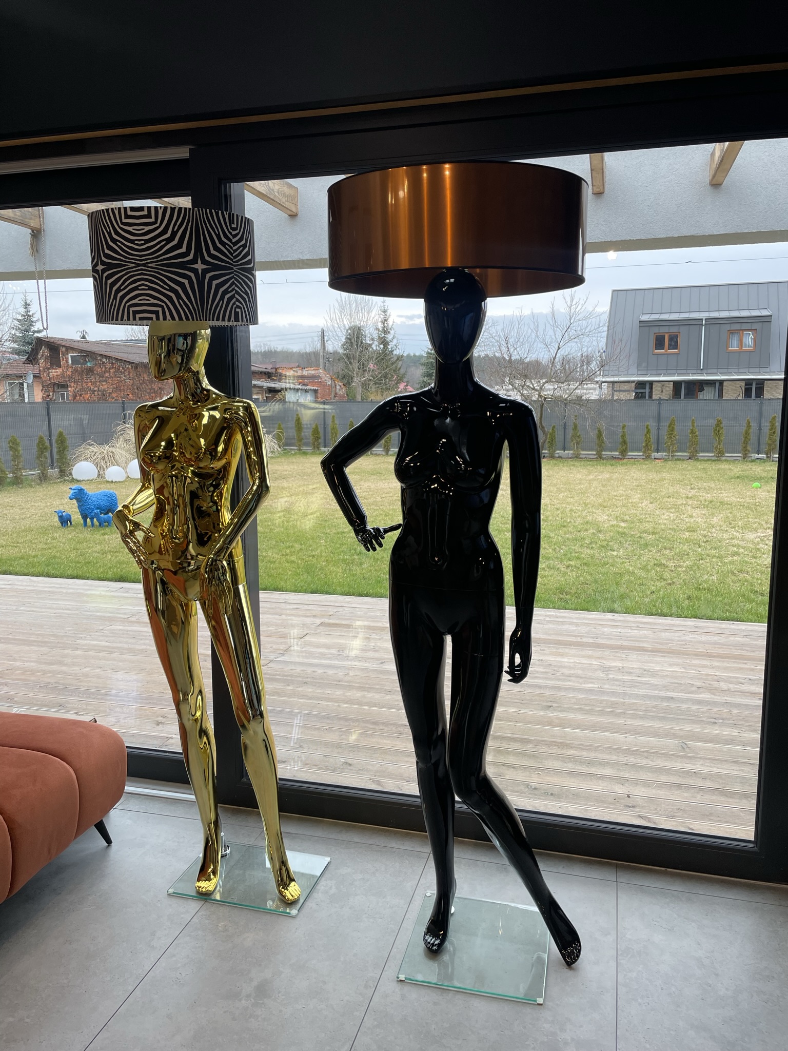 LAMPA DAMSKA