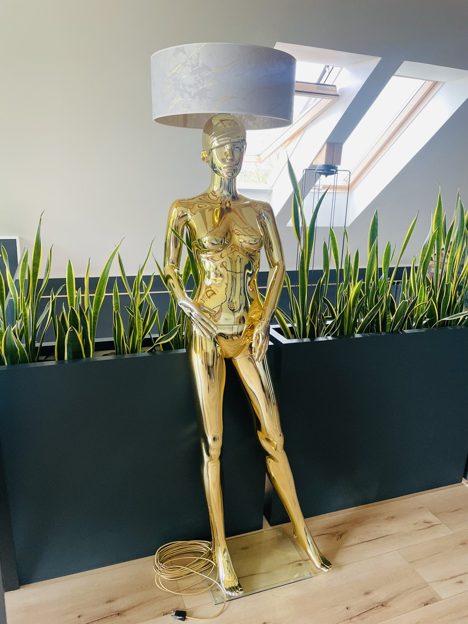 LAMPA ZŁOTA – MARMUR BIAŁY