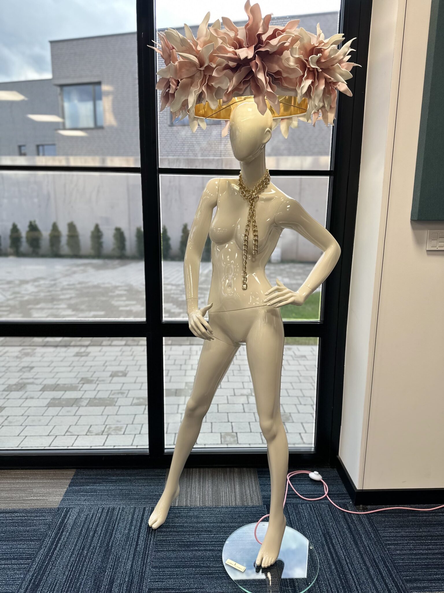 LAMPA STOJĄCA KWIATY